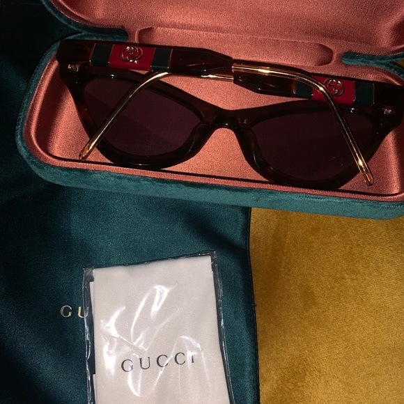 Gucci Women’s Cat Eye Sunglasses - Picture 9 of 13